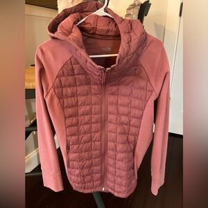 The North Face Women's Quilted Hooded Hybrid Jacket in Dusty Rose